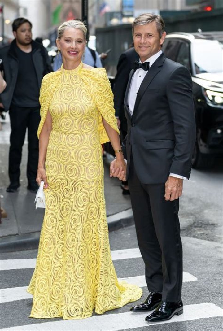 Beautiful Actress Patti Clare, Lives with Happy Family including Two Kids, Secretly Married? Who’s her Husband?