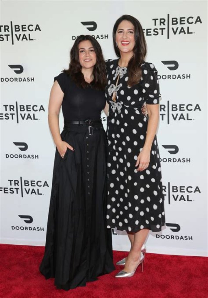 D’Arcy Carden Height, Weight, Measurements, Bra Size, Shoe Size