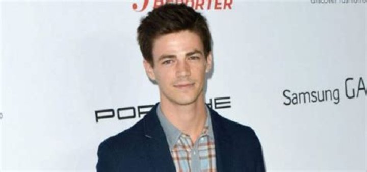 Grant Gustin Height, Weight, Body Measurements, Shoe Size