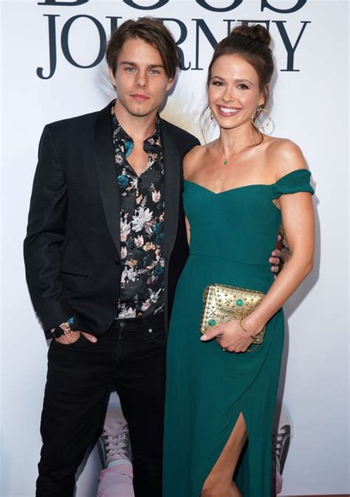 Is Jocelyn Hudon Dating or Married? Know Her Boyfriend, Siblings, Bio, Net Worth, & Age