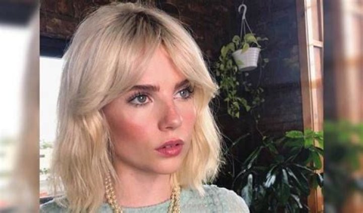 Lucy Boynton Height, Weight, Measurements, Bra Size, Shoe Size